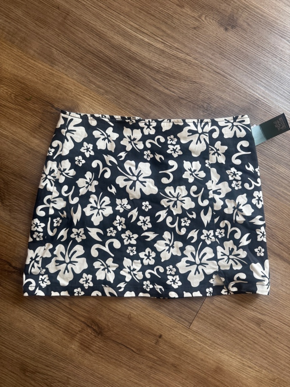 Wild fable Black and White hawaiian Mini Skirt